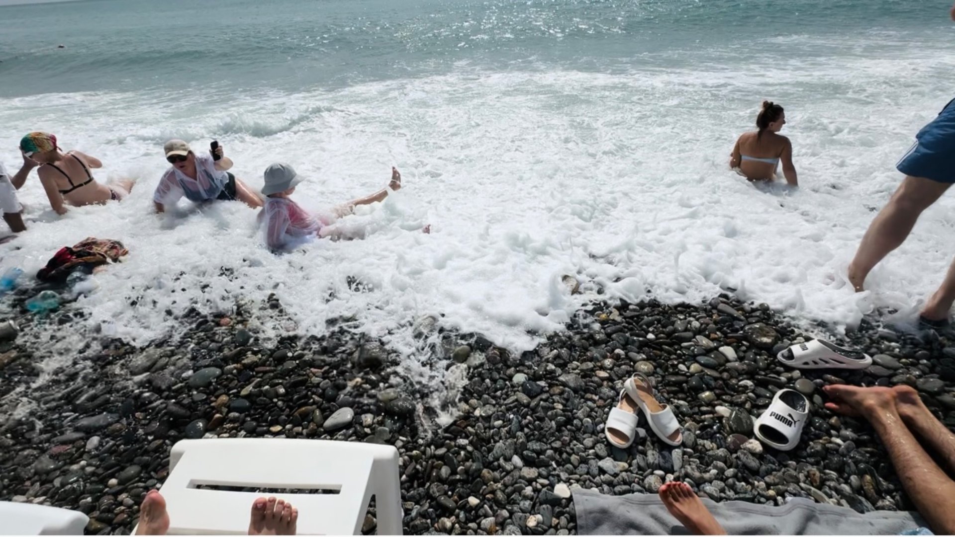 Шторм на Чёрном море 🌊 Купаться запрещено! 🚫 Попали под дождь! Сочи Парк Отель 2024 смотреть онлайн