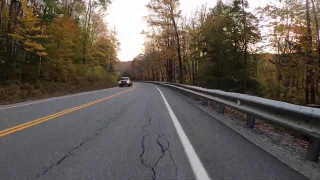 Scenic Segment: Biking Vermont Fall Colors (VT-155 through Green Mountain National Forest) смотреть онлайн