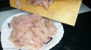 Очень просто приготовить Рисовая лапша с курицей и стручковой фасолью.
