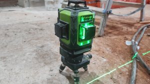 установка штукатурных маячков лазерным уровнем. штукатурка стен