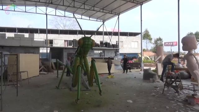 6 Meters Simultion Mantis for playground decreation смотреть онлайн