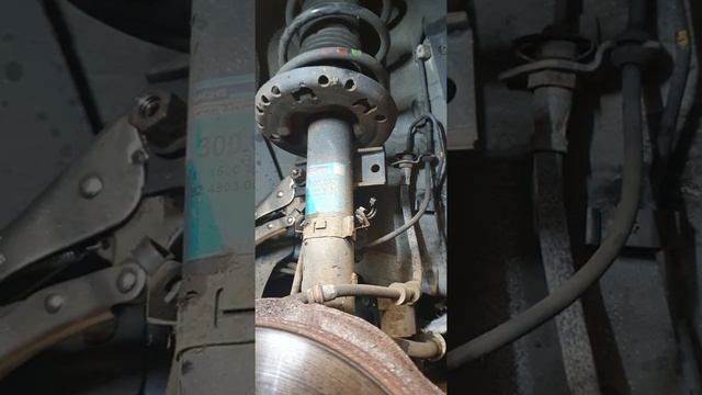 MacPherson strut removal смотреть онлайн