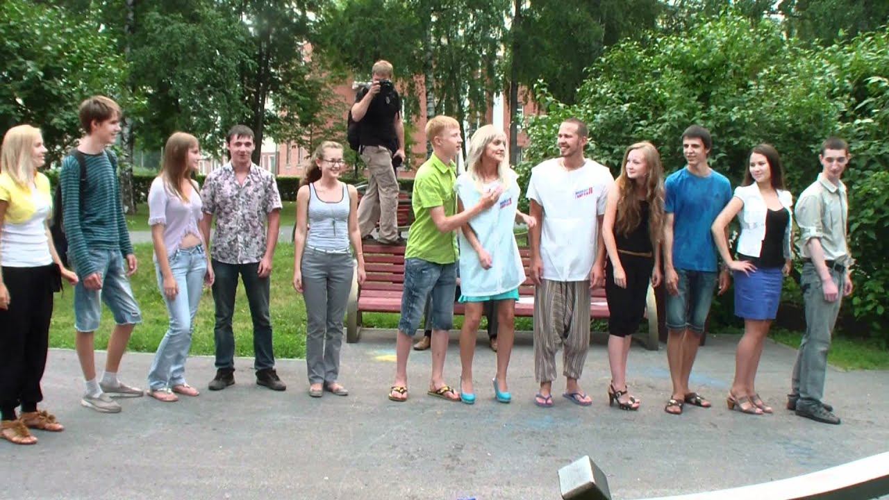 Самый массовый поцелуй в Кемерове.MP4 смотреть онлайн