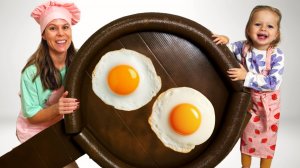 Анна Мария учится готовить завтрак