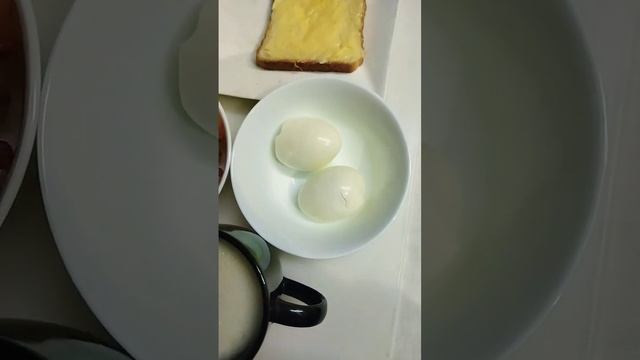 #bread #eggs #milk #breakfast смотреть онлайн