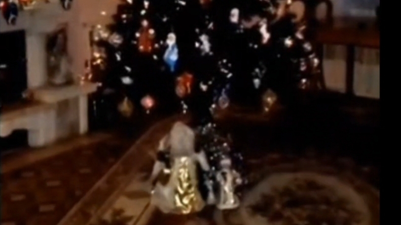 Для настроения. Наша прошлогодняя елочка 🎄 смотреть онлайн