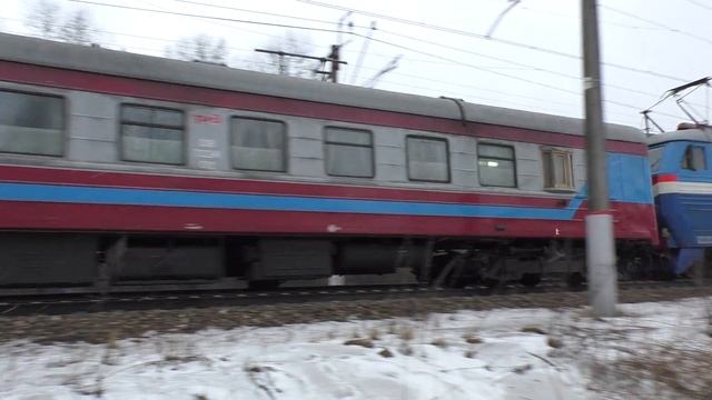 Электровоз ЧС7-011 с вагонами смотреть онлайн