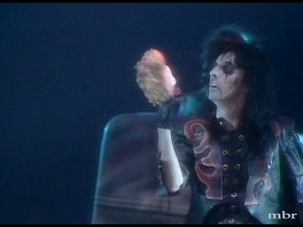 Alice Cooper. Billion Dollar Babies. "The Nightmare Returns". (1986 ). Real VIDEO