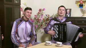 "ЗАХОДИТЕ МУЖИКИ" поют дуэт " Веселуха " Дмитрий Иващенко и Анатолий Гальянов