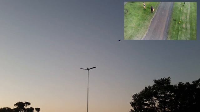 Impressionante Drone AE10 mini Recursos Avançados em um Pacote Pequeno смотреть онлайн
