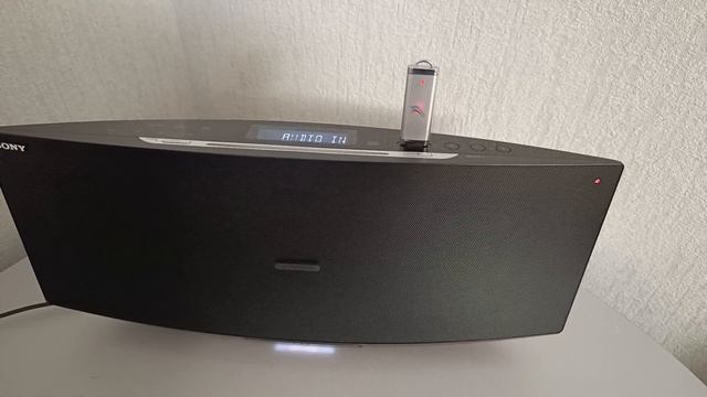Музыкальный центр Sony CMT-V50iP смотреть онлайн