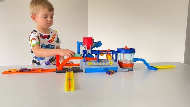 HOT WHEELS Color Shifters Mega Carwash Хот Вилс Мега Автомойка