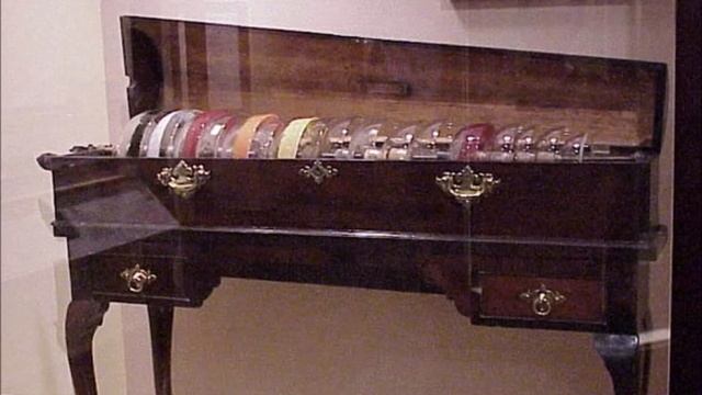 The Fantastic Glass Armonica I Tater Bone смотреть онлайн