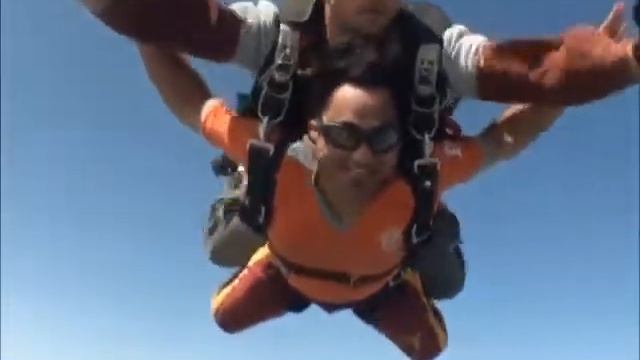 Shreyas Sati's Tandem Skydive смотреть онлайн