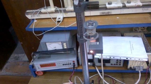 Физика - эксперимент "Машина Атвуда" смотреть онлайн