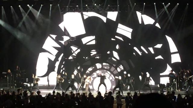 Selena Gomez 【Same Old Love】2018.5.14 Revival tour@Tokyo International Forum смотреть онлайн