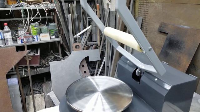 Тестораскаточная машина. Rolling Mashine Roti Bender