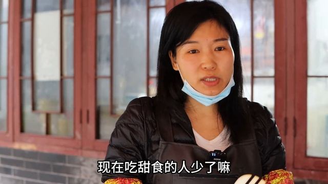 四川西充县吃坨子肉，拳头大小肥而不腻，6元一坨大口吃太巴适了！【罗小迪美食】 смотреть онлайн