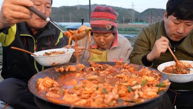 [낙곱새] 대창, 곱창에 낙지, 새우 넣은 솥뚜껑 낙곱새 먹방!! (Nak-Gop-Sae) 요리&먹방!! - Mukbang Eating Show