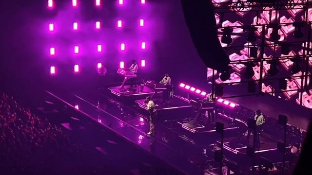Stromae - Tous les mêmes - Live Centre Bell Montreal November 26 2022 смотреть онлайн