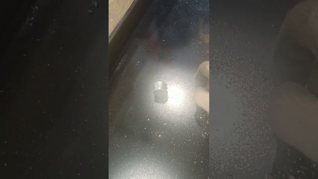 Резка металла на оптоволоконном станке XTC-1530H/3000 Reci во время пусконаладки смотреть онлайн