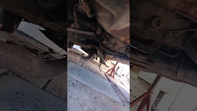 LUK Clutch kit arrival - preparing the E36 for clutch replacement смотреть онлайн