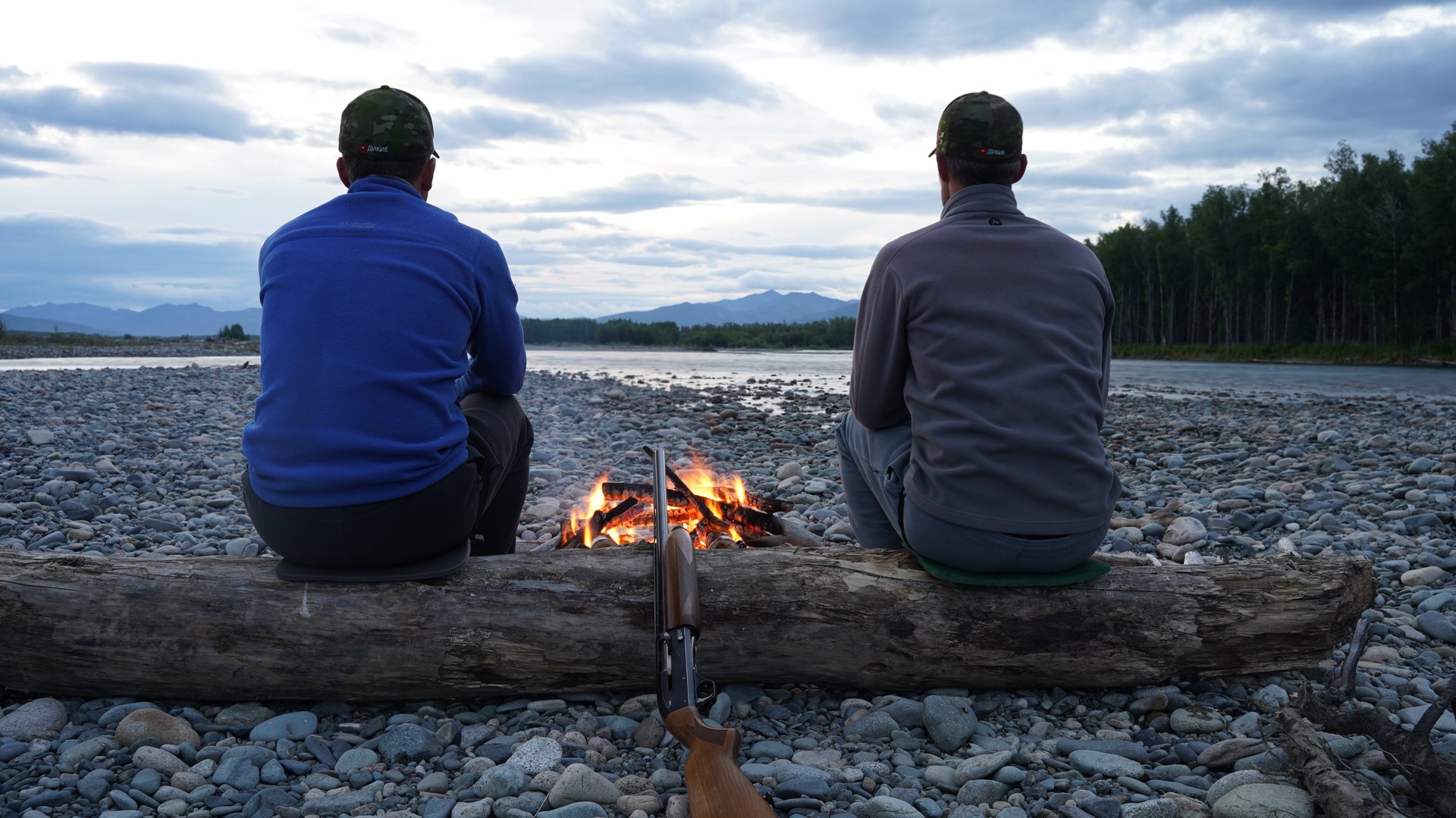 Медвежий угол, 3 часть.Последняя рыбалка , окончание сплава , вертолет до Магадана. / ДИКИЕ смотреть онлайн