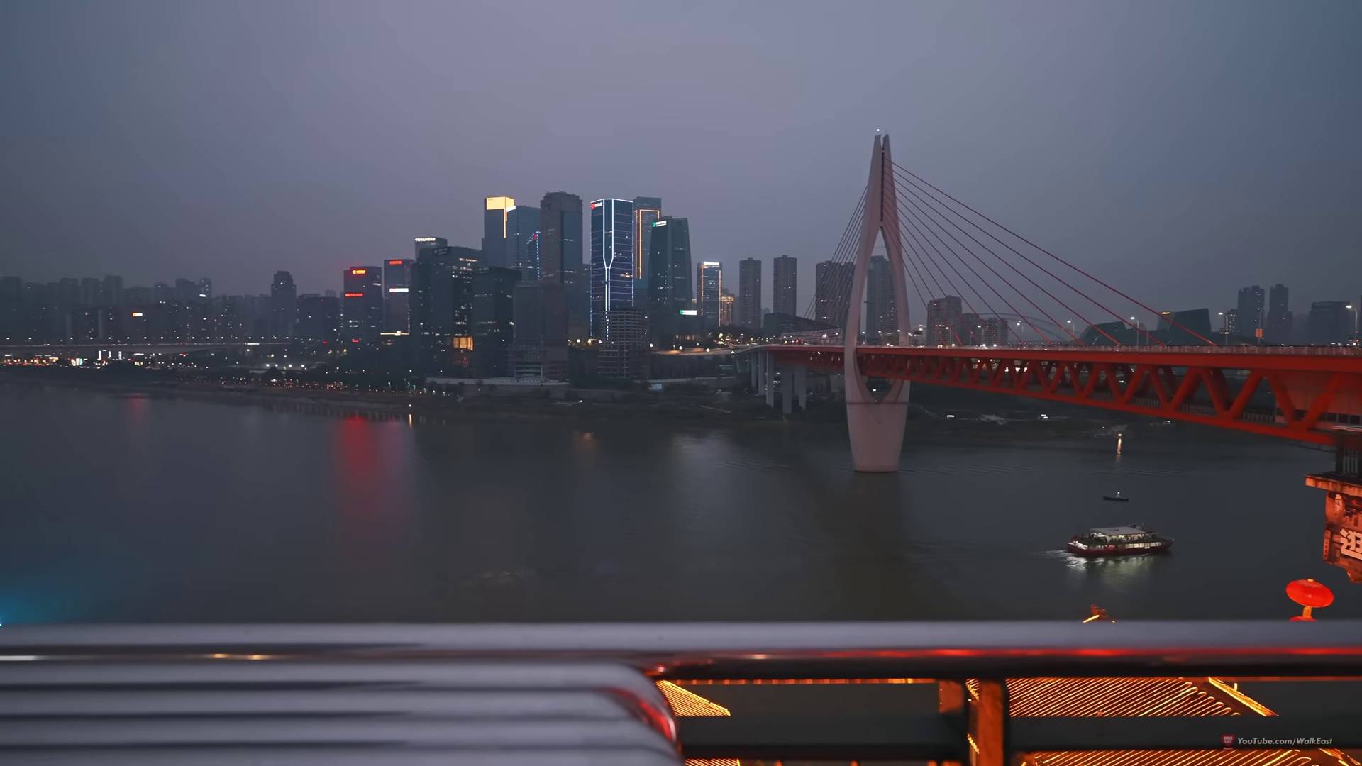 🇨🇳 Чунцин, Китай - увлекательная пешая прогулка по самому необычному городу Китая (2024) смотреть онлайн