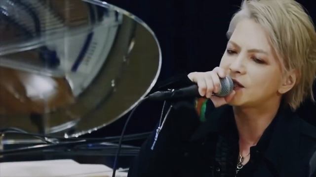 YOSHIKI FT HYDE RED SWAN смотреть онлайн