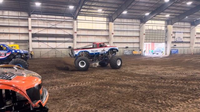 Cyclops freestyle at the Monster Truck Showdown in Albany Oregon 2023 Show 1. смотреть онлайн