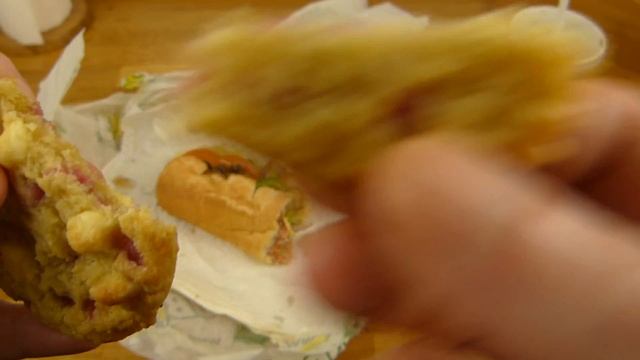 Subway - Spicy Italian Sub & Raspberry Cheesecake Cookie смотреть онлайн