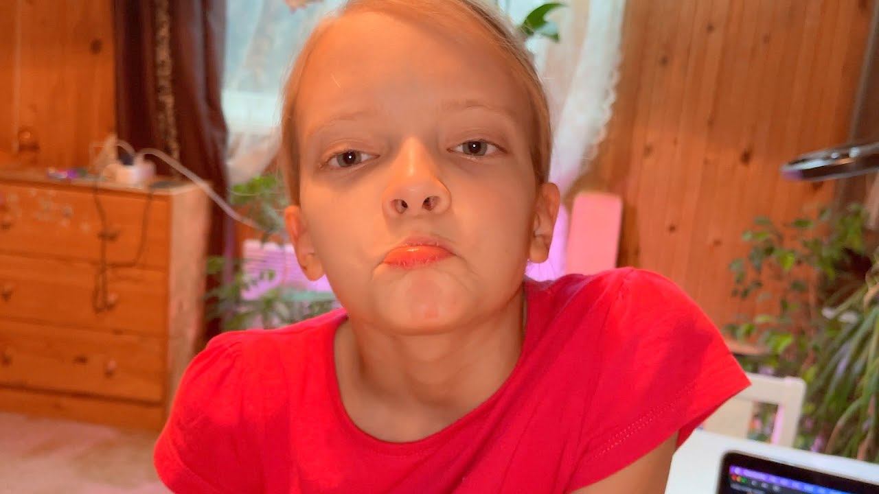 VLOG Поранилась из-за гимнастики ( Из дома не выгнать! 3-5.11.21 смотреть онлайн