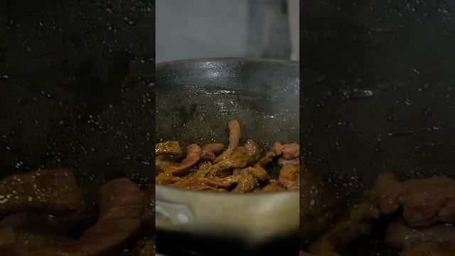 Готовим паназиатский WOK 🥡 Сможете повторить? #food #еда #foodlover #рецепты #new #video #tasty смотреть онлайн