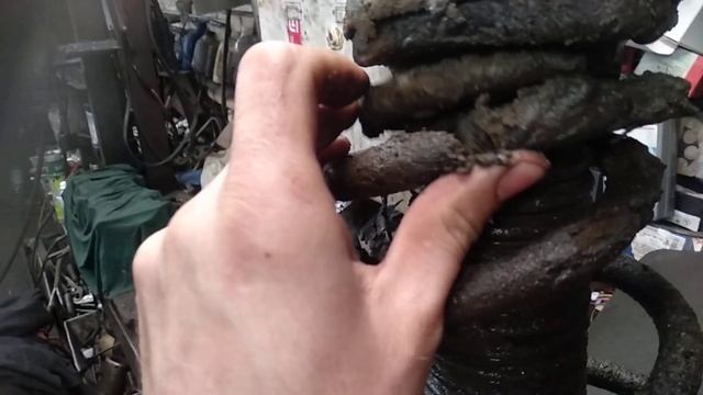 Сломало пружину в двух местах. Чудом не выскочила пружина. смотреть онлайн