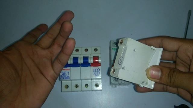 MCB connection input and output | mcb connection смотреть онлайн