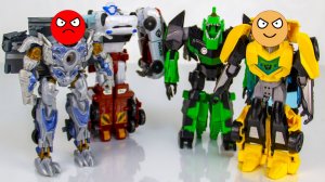 Разборки больших Трансформеров - Тоботов, Автоботов и Десептиконов.