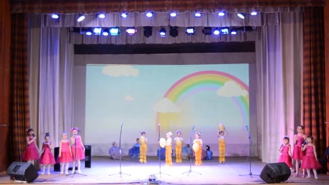 Поют и танцуют малыши!!! смотреть онлайн