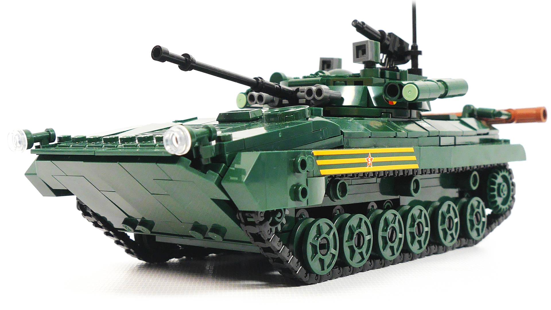 Собираем БМП-2М "Бережок" из лего - конструктор Sluban M38-B1136 смотреть онлайн