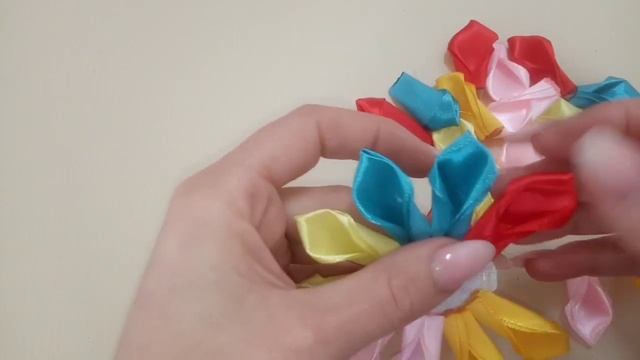 радужный бынт канзаши, Kanzashi,robótki ręczne, satynowa wstążka, ozdoba, kokardka, смотреть онлайн