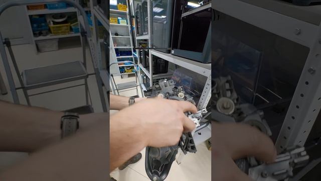 Фары на 3Д принтере 🫣 - Bambulab печатает крышки смотреть онлайн