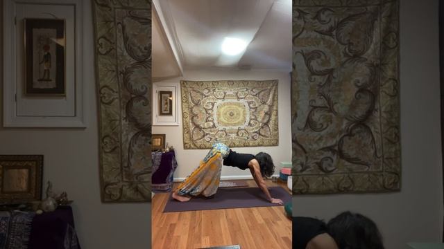 Best little inversion preparation withDr CBH your mystic yogi 🧘🏻♀️ live! смотреть онлайн