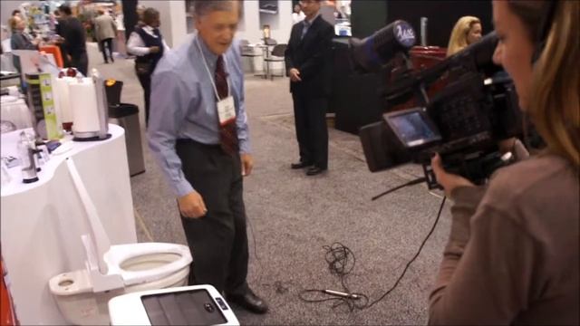 World's First Sensor Toilet Seat смотреть онлайн