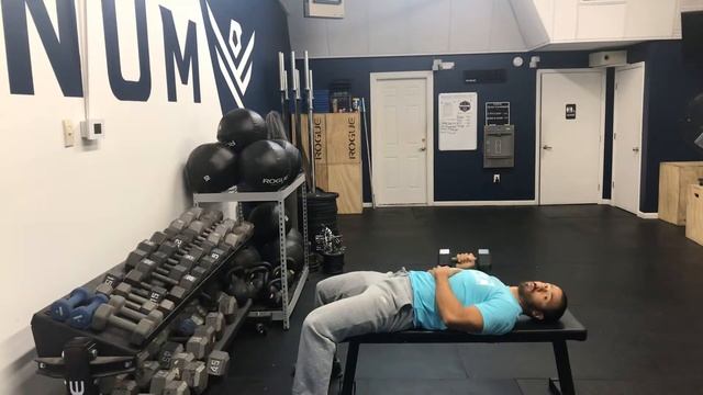Single Arm Dumbbell Bench Press | A Tutorial смотреть онлайн