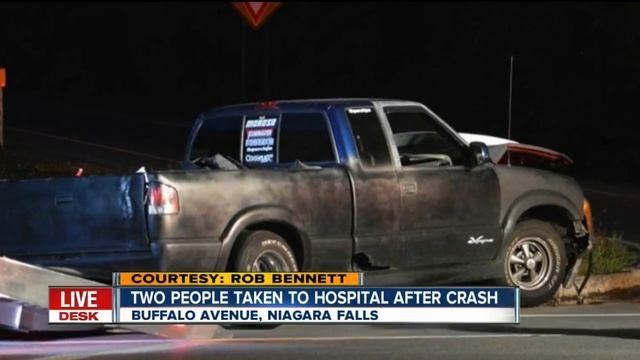 Two people taken to hospital after Niagara Falls crash смотреть онлайн