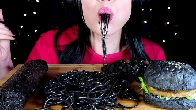HER ŞEY TEK RENK SİYAH YEMEKLER | Siyah Spagetti, Burger, Nohut, Pilav, Kimbap | Asmr Türkçe Mukban