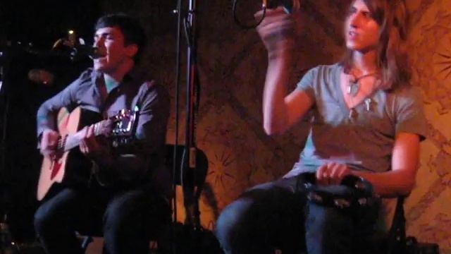 Vincent John- What Goes Around, Comes Around (Live) смотреть онлайн