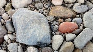 21.07.24 Поиск самоцветов на речных откосах.