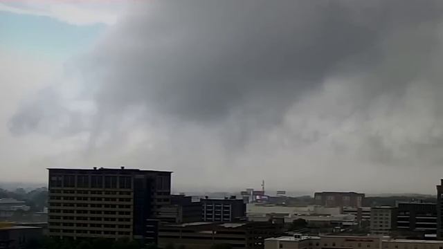 CHICAGO O'HARE TORNADO WARNING | EVERYBODY IN SHELTER, BUT ME! смотреть онлайн