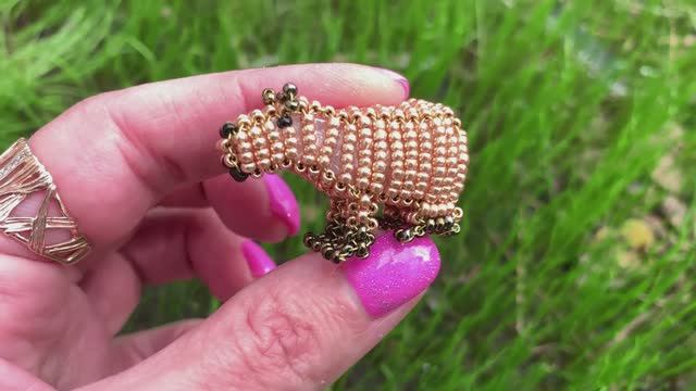 Капибара из бисера / ссылка на мастер-класс под видео /фигурки из бисера / как плести из бисера смотреть онлайн