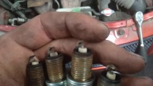 Оплавленные свечи. Машина долго не заводиться.